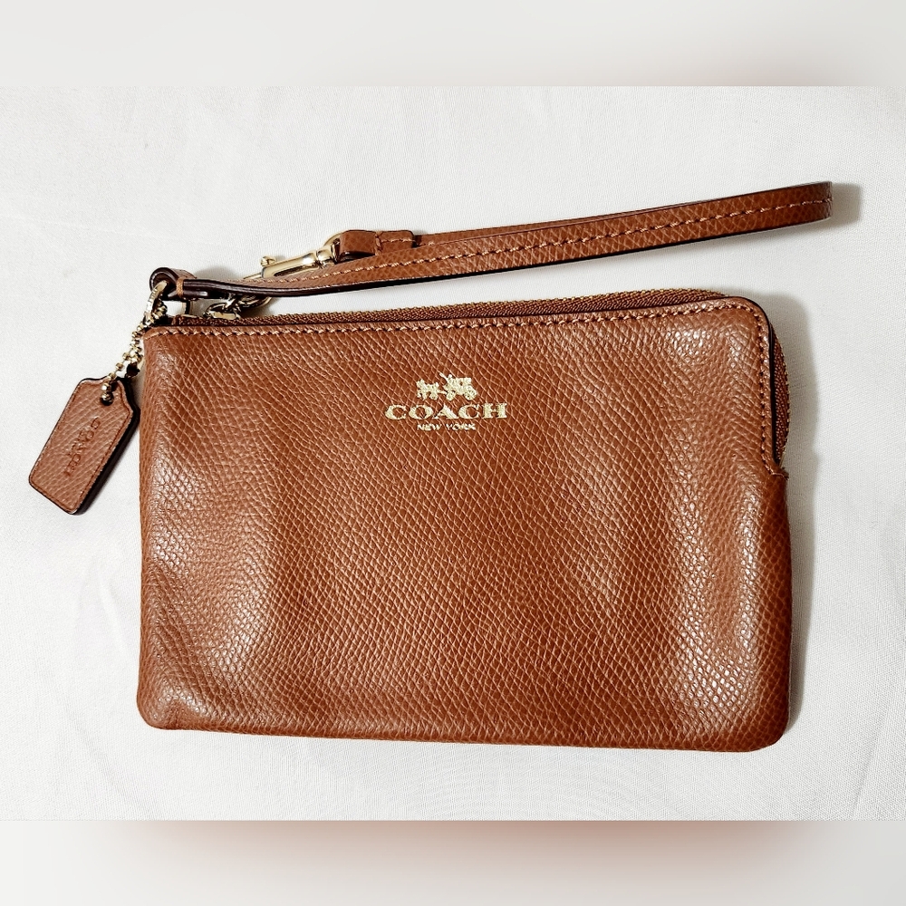 💕💯 Authentic Coach Skinny Wrislet/Pouch💕 - Picture 4 of 7